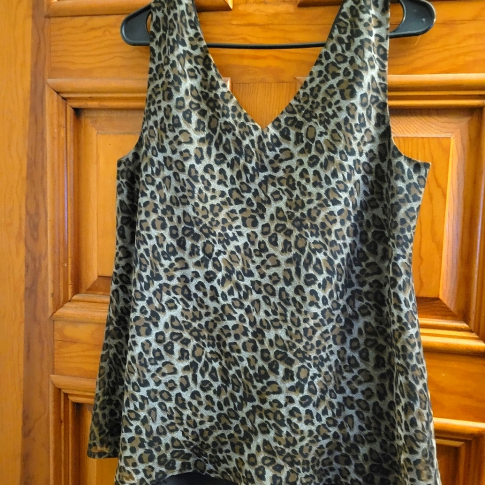 Virgo Women's V neck tank w leopard print